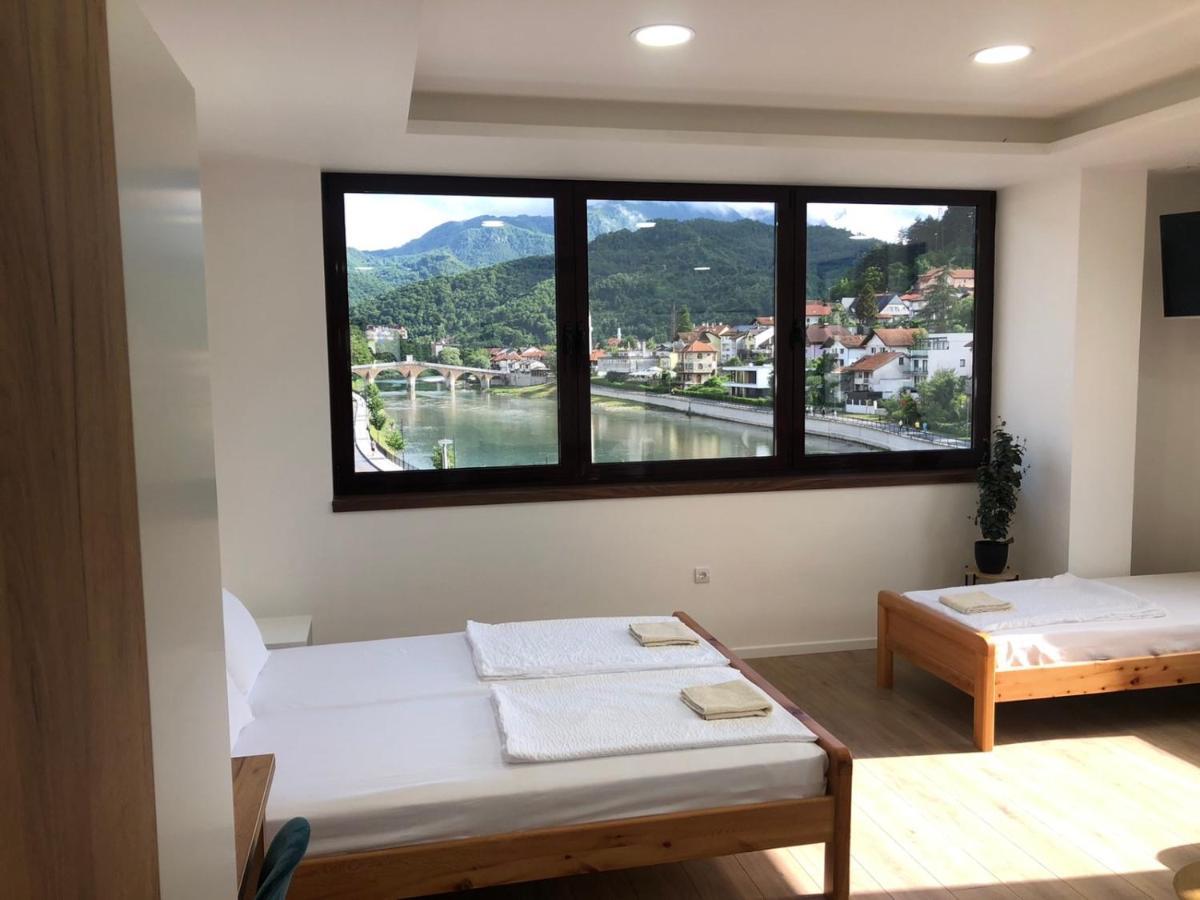 Aparthotel River *