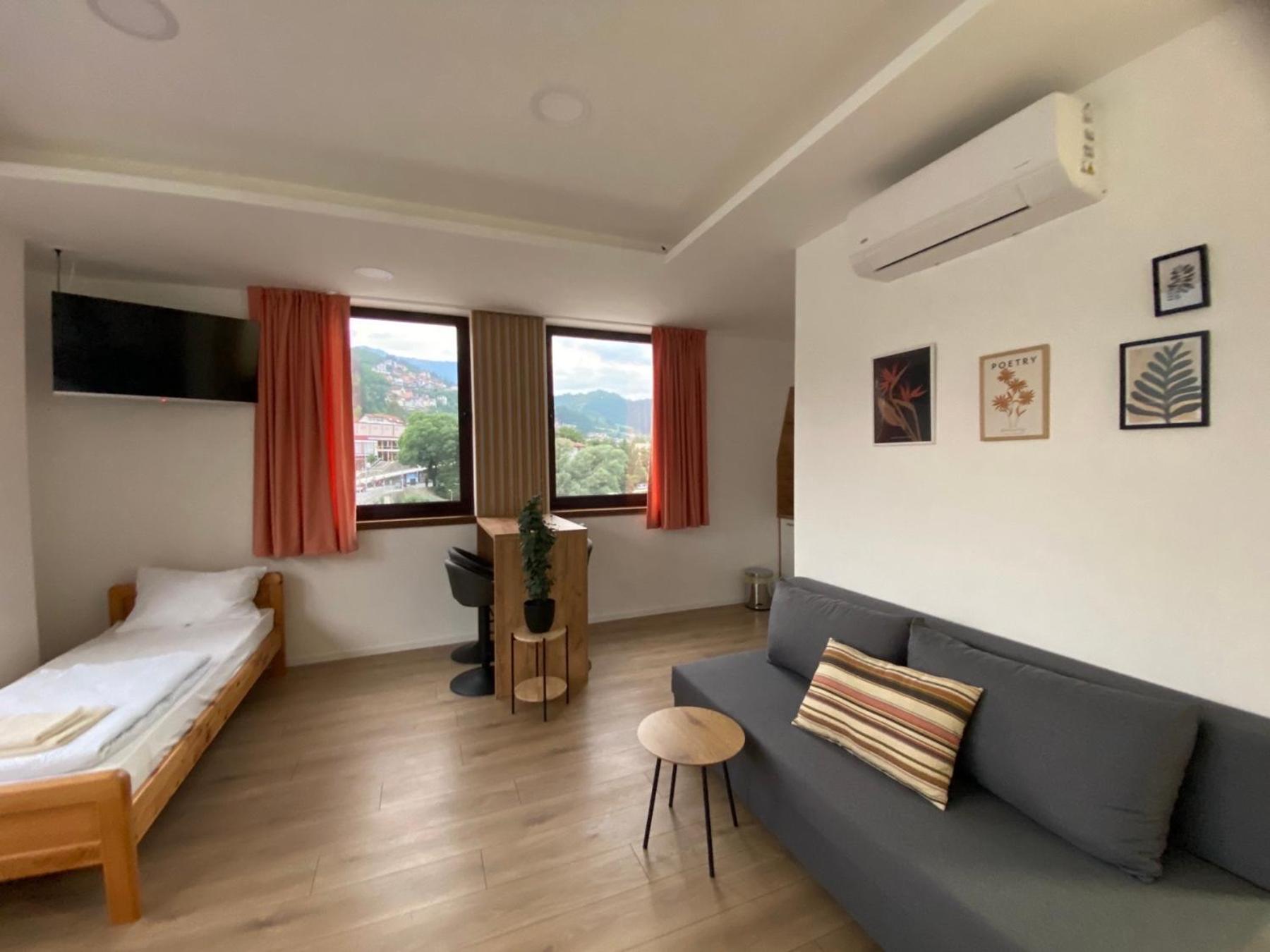 River Aparthotel